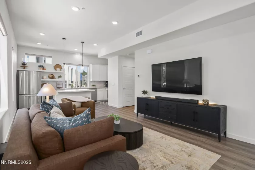 2618 Owl Rock, Reno, Nevada 89503, 2 Bedrooms Bedrooms, ,4 BathroomsBathrooms,Residential,Residential,Owl Rock,250053214