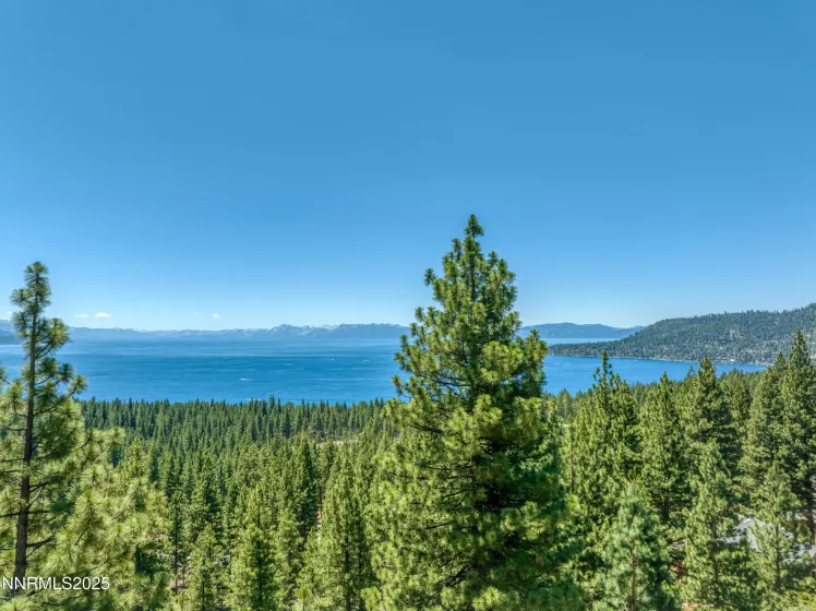 689 Tyner, Incline Village, Nevada 89451, 6 Bedrooms Bedrooms, ,7 BathroomsBathrooms,Residential,Residential,Tyner,250053222