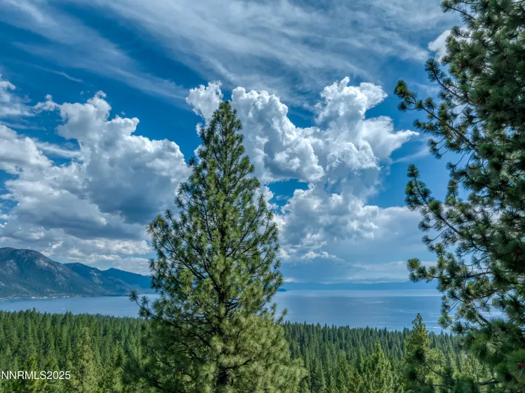 689 Tyner, Incline Village, Nevada 89451, 6 Bedrooms Bedrooms, ,7 BathroomsBathrooms,Residential,Residential,Tyner,250053222
