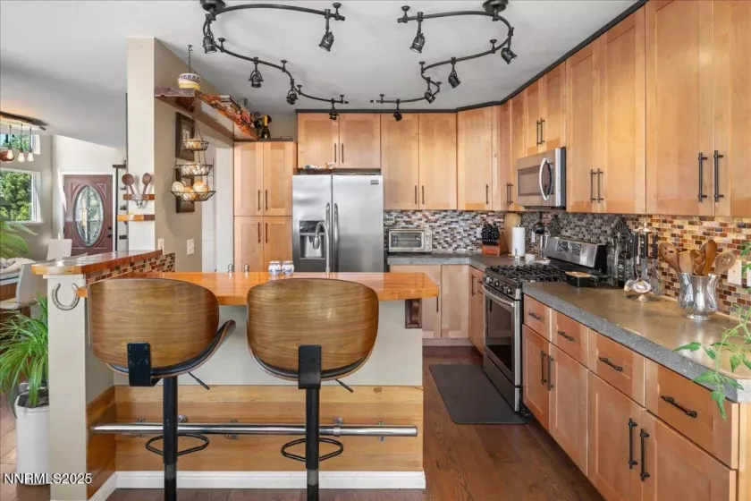 Kitchen- Breakfast Bar