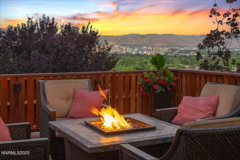 2980 Hacienda, Reno, Nevada 89503, 3 Bedrooms Bedrooms, ,3 BathroomsBathrooms,Residential,Residential,Hacienda,250053238