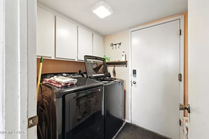 1475 Golddust, Sparks, Nevada 89436, 4 Bedrooms Bedrooms, ,3 BathroomsBathrooms,Residential,Residential,Golddust,250053239