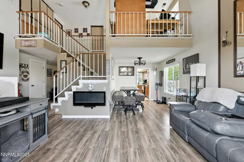 1475 Golddust, Sparks, Nevada 89436, 4 Bedrooms Bedrooms, ,3 BathroomsBathrooms,Residential,Residential,Golddust,250053239