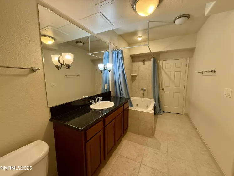 200 2nd, Reno, Nevada 89501, ,1 BathroomBathrooms,Residential,Residential,2nd,250053240