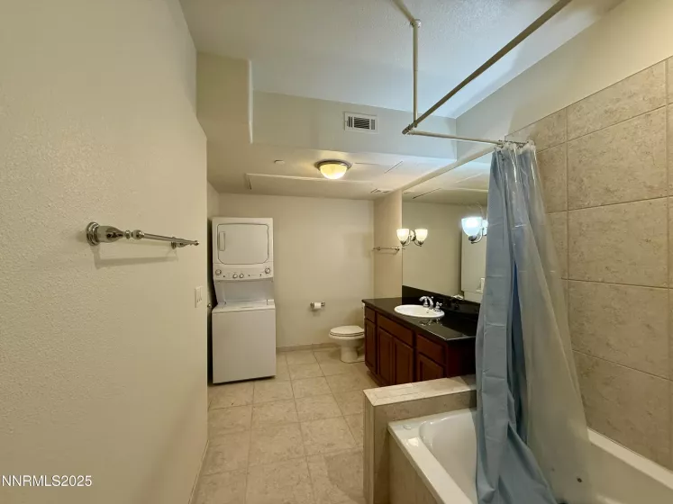 200 2nd, Reno, Nevada 89501, ,1 BathroomBathrooms,Residential,Residential,2nd,250053240