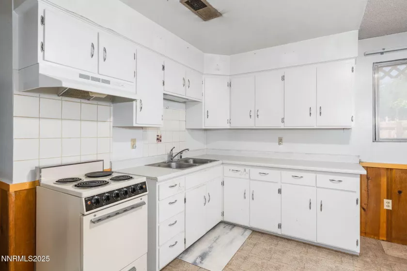 5385 Carol, Sun Valley, Nevada 89433, 1 Bedroom Bedrooms, ,1 BathroomBathrooms,Residential,Residential,Carol,250051476