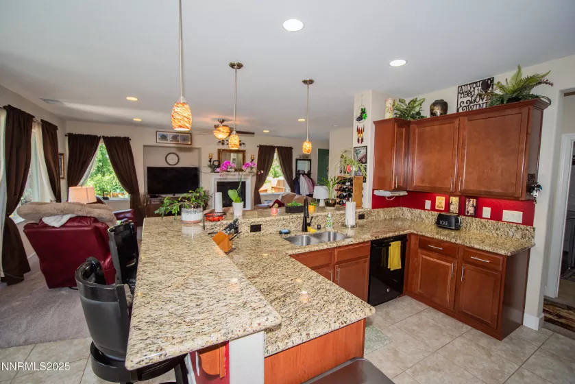 7595 Jonquil, Reno, Nevada 89506, 3 Bedrooms Bedrooms, ,2 BathroomsBathrooms,Residential,Residential,Jonquil,250053244
