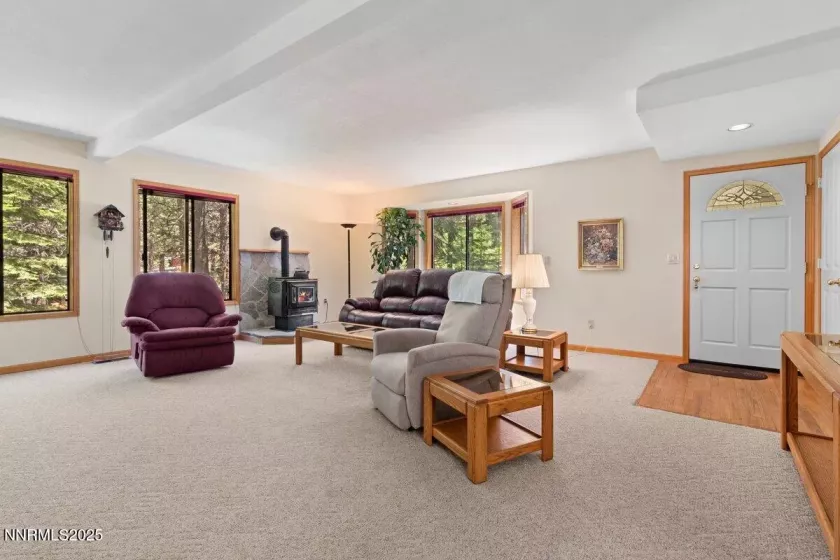1568 Chippewa, South Lake Tahoe, California 96150, 3 Bedrooms Bedrooms, ,3 BathroomsBathrooms,Residential,Residential,Chippewa,250053245