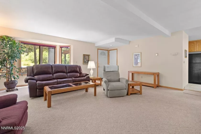 1568 Chippewa, South Lake Tahoe, California 96150, 3 Bedrooms Bedrooms, ,3 BathroomsBathrooms,Residential,Residential,Chippewa,250053245