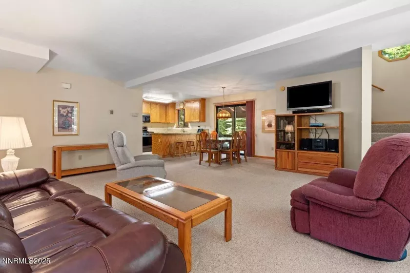 1568 Chippewa, South Lake Tahoe, California 96150, 3 Bedrooms Bedrooms, ,3 BathroomsBathrooms,Residential,Residential,Chippewa,250053245