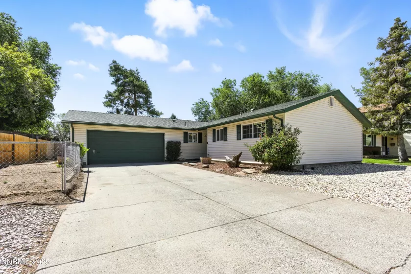 2154 La Hacienda, Sparks, Nevada 89434, 3 Bedrooms Bedrooms, ,2 BathroomsBathrooms,Residential,Residential,La Hacienda,250053259