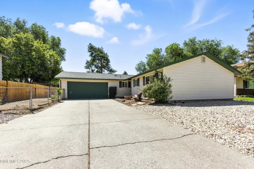 2154 La Hacienda, Sparks, Nevada 89434, 3 Bedrooms Bedrooms, ,2 BathroomsBathrooms,Residential,Residential,La Hacienda,250053259
