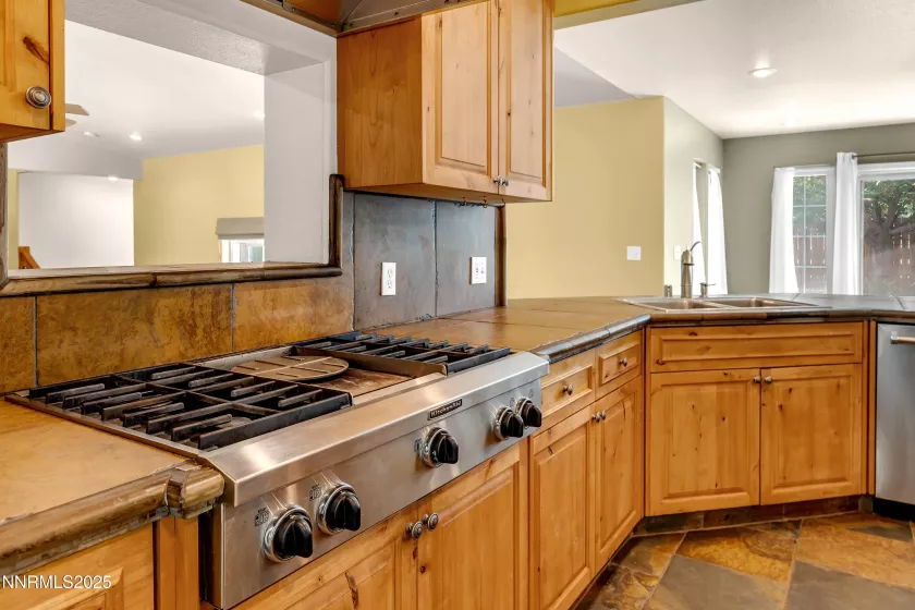 750 Zolezzi, Reno, Nevada 89511, 5 Bedrooms Bedrooms, ,4 BathroomsBathrooms,Residential,Residential,Zolezzi,250053292