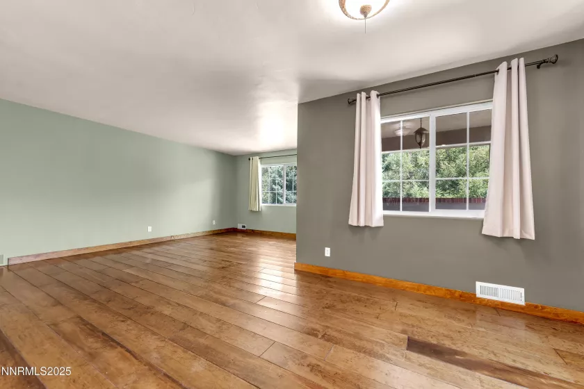 750 Zolezzi, Reno, Nevada 89511, 5 Bedrooms Bedrooms, ,4 BathroomsBathrooms,Residential,Residential,Zolezzi,250053292