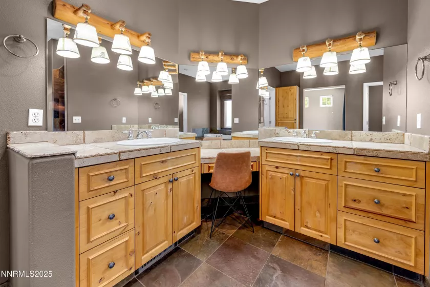 750 Zolezzi, Reno, Nevada 89511, 5 Bedrooms Bedrooms, ,4 BathroomsBathrooms,Residential,Residential,Zolezzi,250053292