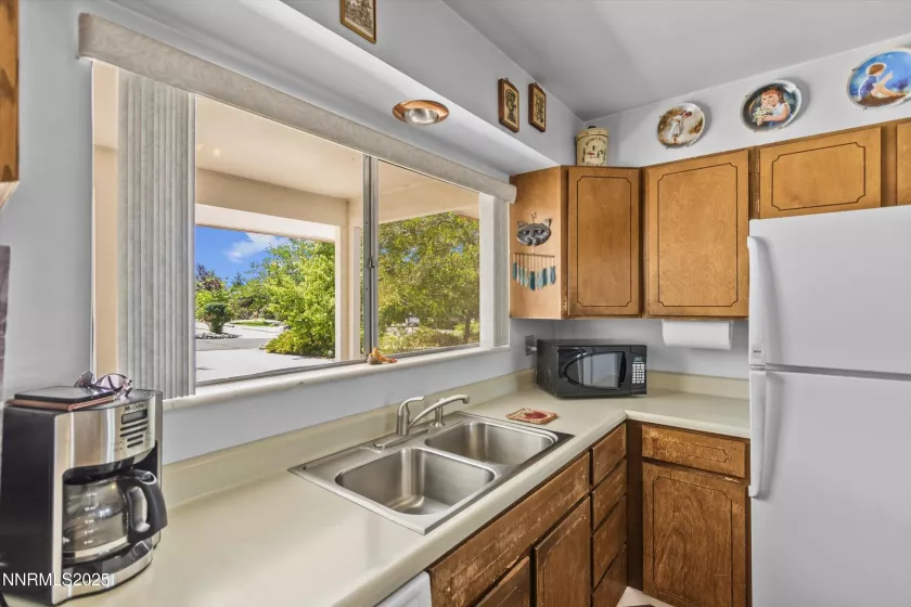 13970 Rim Rock Drive, Reno, Nevada 89521, 3 Bedrooms Bedrooms, ,2 BathroomsBathrooms,Residential,Residential,Rim Rock Drive,250053293