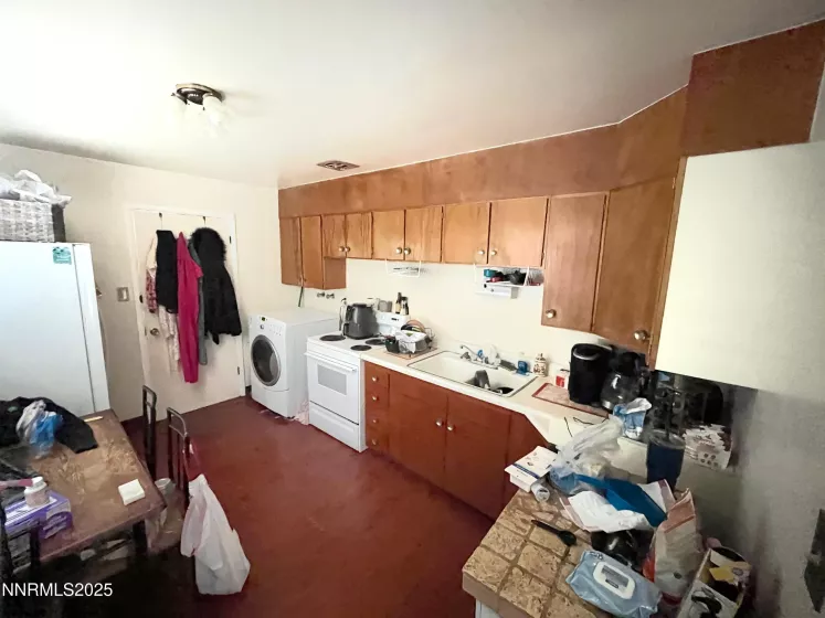985 Taylor, Reno, Nevada 89502, ,Residential Income,Residential,Taylor,250053296