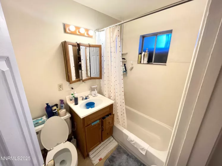 985 Taylor, Reno, Nevada 89502, ,Residential Income,Residential,Taylor,250053296