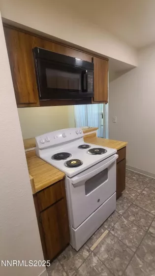 4588 Matich, Reno, Nevada 89502, 2 Bedrooms Bedrooms, ,2 BathroomsBathrooms,Residential Lease,Manufactured,Matich,250053272