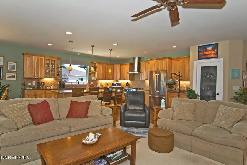 1572 Amber Rose, Minden, Nevada 89423, 3 Bedrooms Bedrooms, ,3 BathroomsBathrooms,Residential,Residential,Amber Rose,250053274