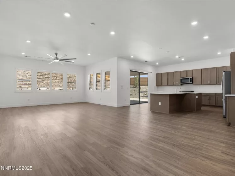 11640 Crosby, Sparks, Nevada 89441, 4 Bedrooms Bedrooms, ,5 BathroomsBathrooms,Residential,Residential,Crosby,250053277