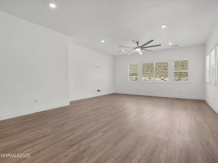 11640 Crosby, Sparks, Nevada 89441, 4 Bedrooms Bedrooms, ,5 BathroomsBathrooms,Residential,Residential,Crosby,250053277
