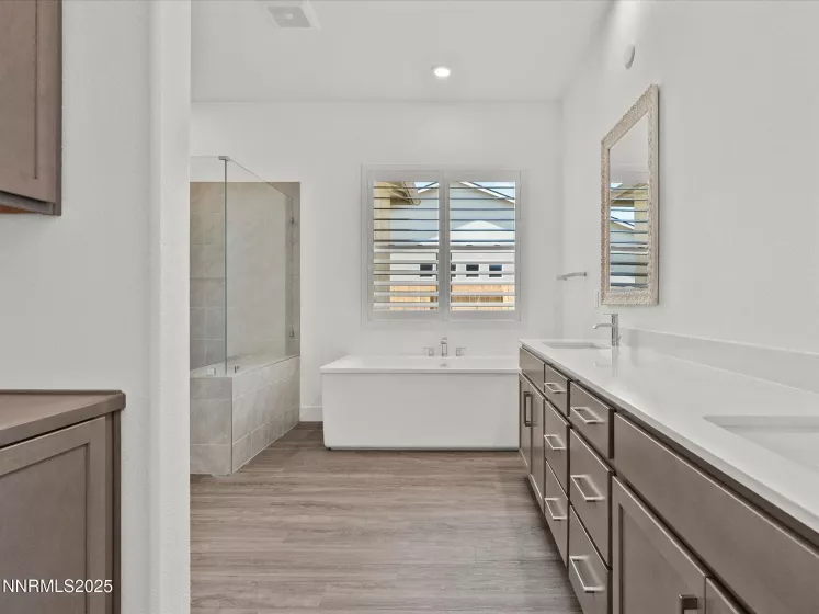 11640 Crosby, Sparks, Nevada 89441, 4 Bedrooms Bedrooms, ,5 BathroomsBathrooms,Residential,Residential,Crosby,250053277