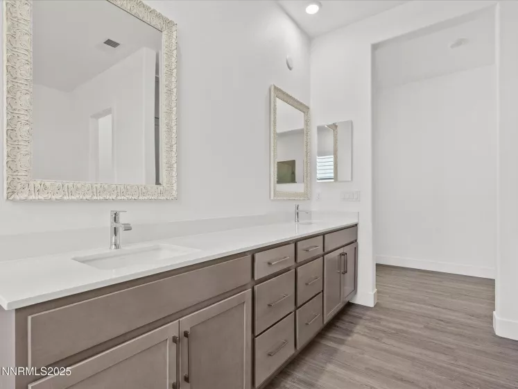 11640 Crosby, Sparks, Nevada 89441, 4 Bedrooms Bedrooms, ,5 BathroomsBathrooms,Residential,Residential,Crosby,250053277