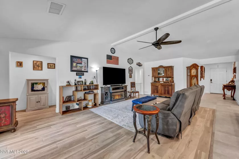 7718 Rhythm, Sparks, Nevada 89436, 4 Bedrooms Bedrooms, ,3 BathroomsBathrooms,Residential,Residential,Rhythm,250053287