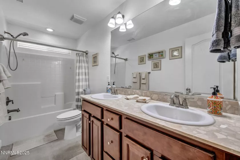 7718 Rhythm, Sparks, Nevada 89436, 4 Bedrooms Bedrooms, ,3 BathroomsBathrooms,Residential,Residential,Rhythm,250053287