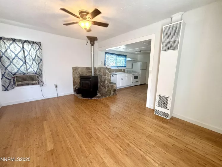 1560 Grinnel, Lovelock, Nevada 89419, 1 Bedroom Bedrooms, ,2 BathroomsBathrooms,Residential,Residential,Grinnel,250053310