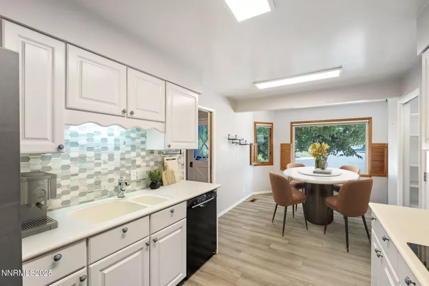 1095 Maplewood, Reno, Nevada 89509, 3 Bedrooms Bedrooms, ,2 BathroomsBathrooms,Residential,Residential,Maplewood,250053283