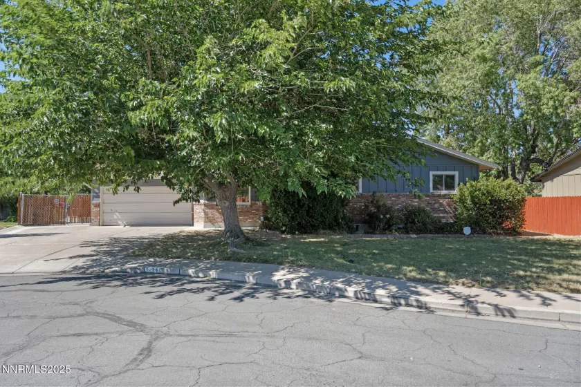 1095 Maplewood, Reno, Nevada 89509, 3 Bedrooms Bedrooms, ,2 BathroomsBathrooms,Residential,Residential,Maplewood,250053283