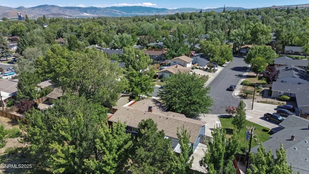 1095 Maplewood, Reno, Nevada 89509, 3 Bedrooms Bedrooms, ,2 BathroomsBathrooms,Residential,Residential,Maplewood,250053283