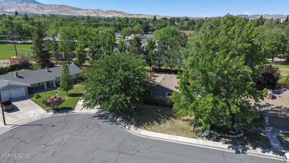 1095 Maplewood, Reno, Nevada 89509, 3 Bedrooms Bedrooms, ,2 BathroomsBathrooms,Residential,Residential,Maplewood,250053283