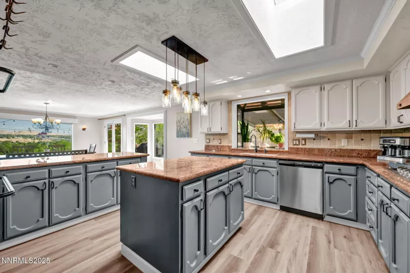 3495 Plumb, Reno, Nevada 89509, 3 Bedrooms Bedrooms, ,2 BathroomsBathrooms,Residential,Residential,Plumb,250053313