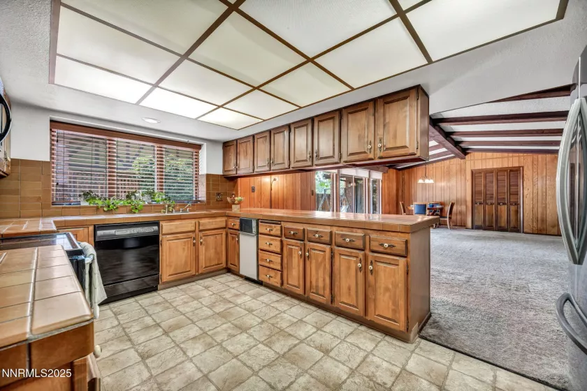1725 Aquila, Reno, Nevada 89509, 4 Bedrooms Bedrooms, ,3 BathroomsBathrooms,Residential,Residential,Aquila,250053315