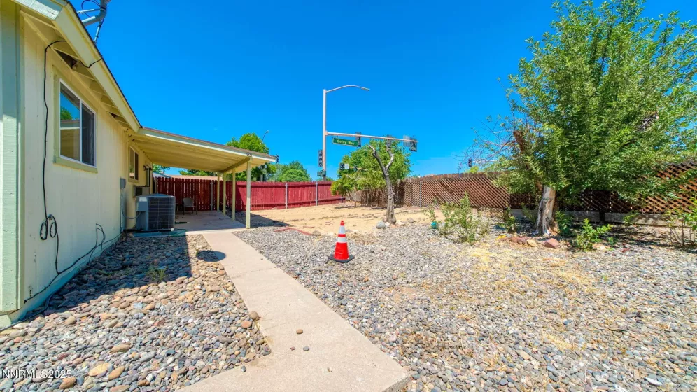 1002 Glen Meadow, Sparks, Nevada 89434, 3 Bedrooms Bedrooms, ,2 BathroomsBathrooms,Residential,Residential,Glen Meadow,250053318