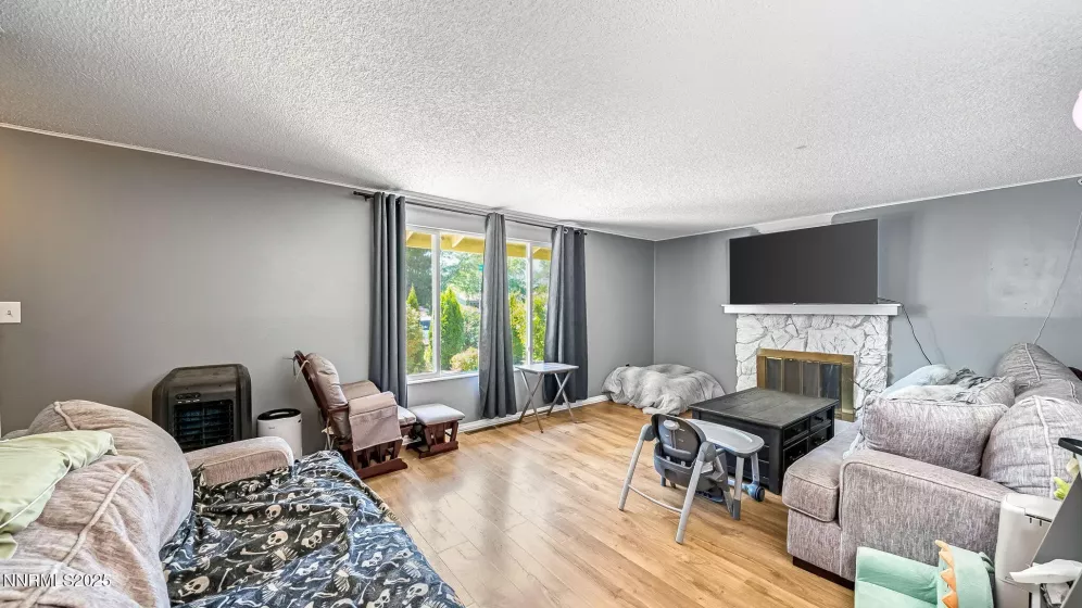 1002 Glen Meadow, Sparks, Nevada 89434, 3 Bedrooms Bedrooms, ,2 BathroomsBathrooms,Residential,Residential,Glen Meadow,250053318