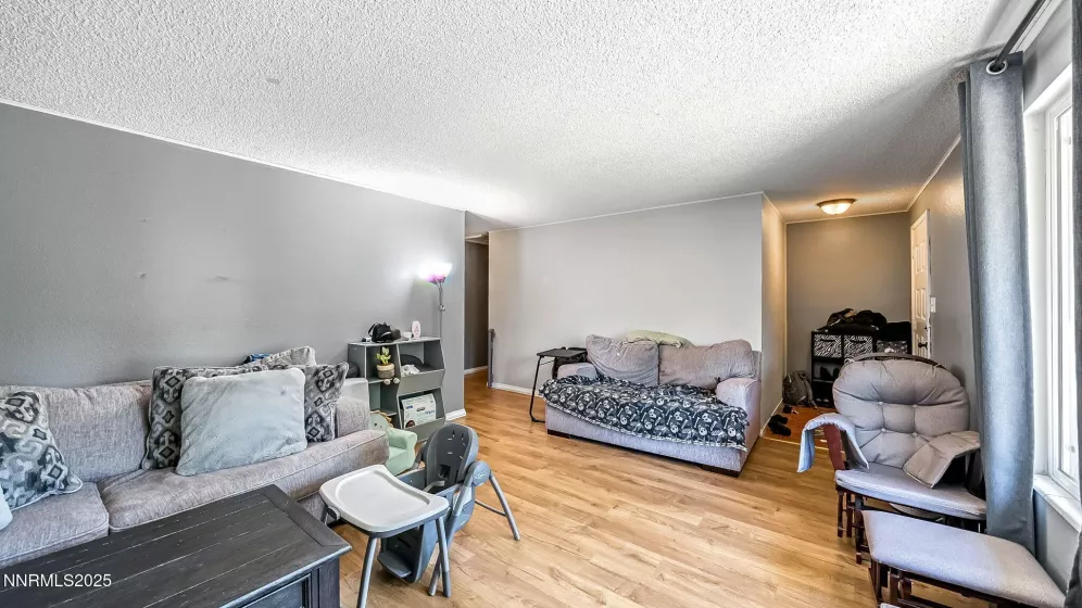 1002 Glen Meadow, Sparks, Nevada 89434, 3 Bedrooms Bedrooms, ,2 BathroomsBathrooms,Residential,Residential,Glen Meadow,250053318