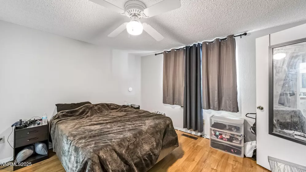 1002 Glen Meadow, Sparks, Nevada 89434, 3 Bedrooms Bedrooms, ,2 BathroomsBathrooms,Residential,Residential,Glen Meadow,250053318