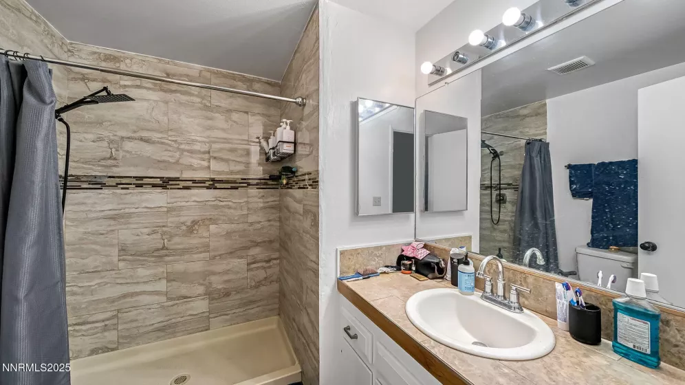 1002 Glen Meadow, Sparks, Nevada 89434, 3 Bedrooms Bedrooms, ,2 BathroomsBathrooms,Residential,Residential,Glen Meadow,250053318