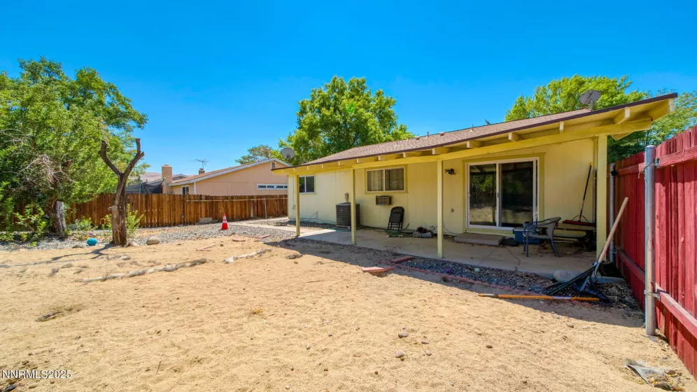 1002 Glen Meadow, Sparks, Nevada 89434, 3 Bedrooms Bedrooms, ,2 BathroomsBathrooms,Residential,Residential,Glen Meadow,250053318