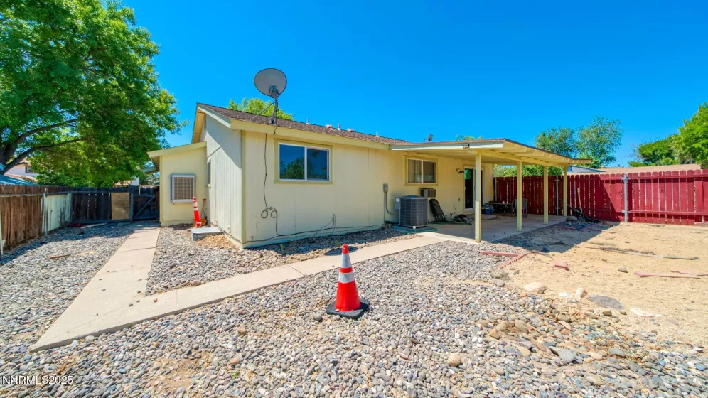 1002 Glen Meadow, Sparks, Nevada 89434, 3 Bedrooms Bedrooms, ,2 BathroomsBathrooms,Residential,Residential,Glen Meadow,250053318