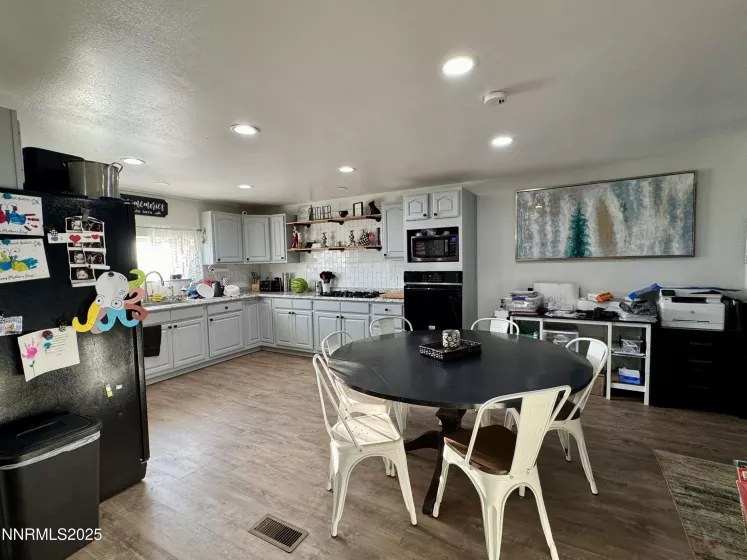 7255 Allen, Winnemucca, Nevada 89445, 3 Bedrooms Bedrooms, ,2 BathroomsBathrooms,Residential,Residential,Allen,250053326