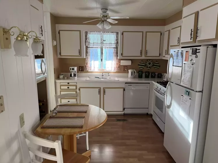 675 Parlanti Lane 101, Sparks, Nevada 89434, 2 Bedrooms Bedrooms, 10 Rooms Rooms,2 BathroomsBathrooms,Manufactured,Residential,101,Parlanti,250053329