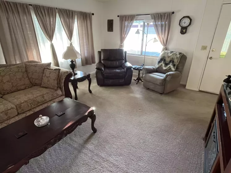 675 Parlanti Lane 101, Sparks, Nevada 89434, 2 Bedrooms Bedrooms, 10 Rooms Rooms,2 BathroomsBathrooms,Manufactured,Residential,101,Parlanti,250053329