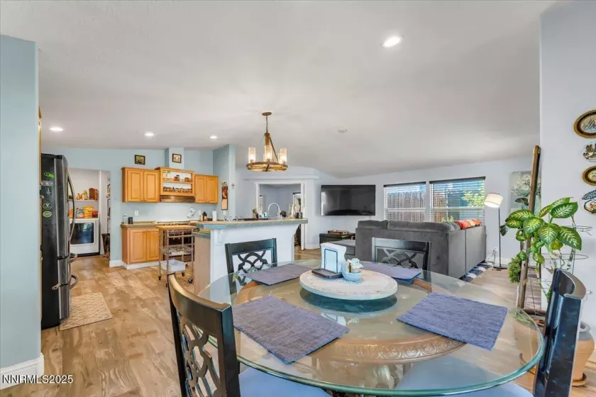 670 Ruby Creek, Reno, Nevada 89506, 3 Bedrooms Bedrooms, ,2 BathroomsBathrooms,Residential,Residential,Ruby Creek,250053332
