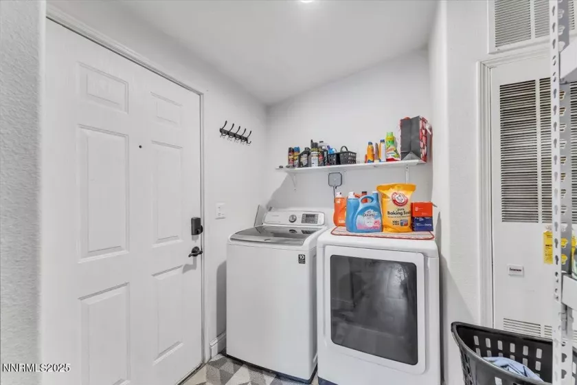 670 Ruby Creek, Reno, Nevada 89506, 3 Bedrooms Bedrooms, ,2 BathroomsBathrooms,Residential,Residential,Ruby Creek,250053332