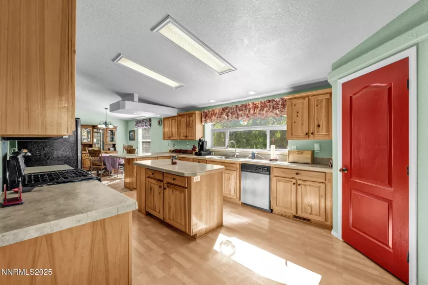 91 Shetler, Coleville, California 96107, 2 Bedrooms Bedrooms, ,2 BathroomsBathrooms,Residential,Residential,Shetler,250053333